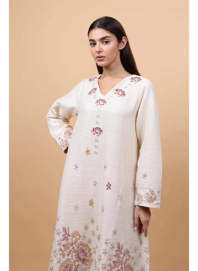 اكسا جلابية كتان كلاسيكية بنقوش زهور حمراء